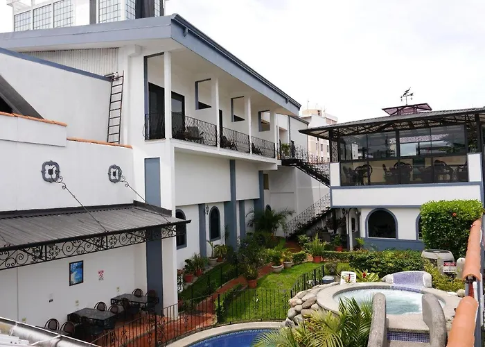 Hotel Santo Tomas / Historical Property