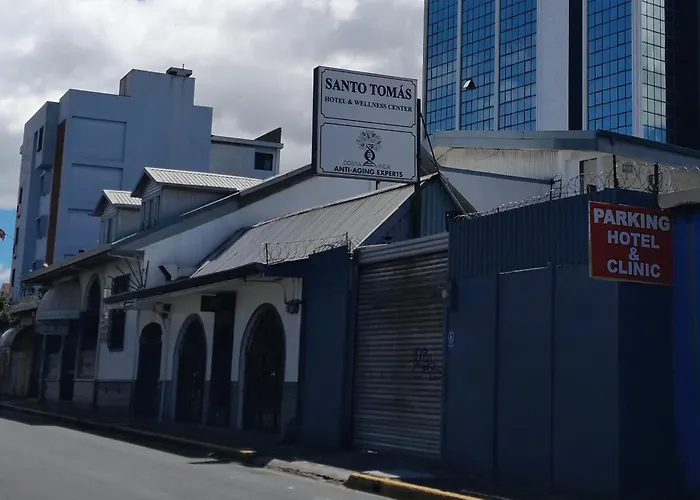 Hotel Santo Tomas / Historical Property